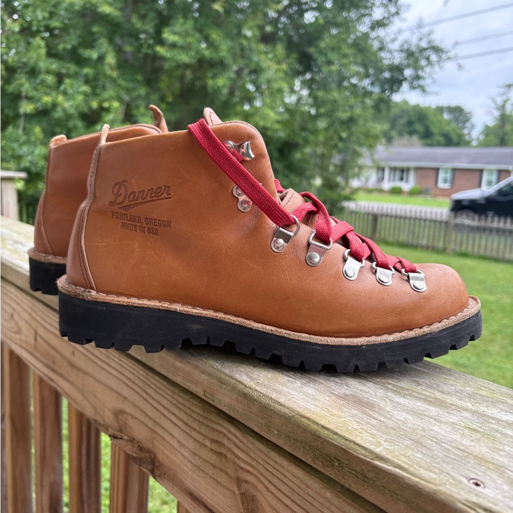 Danner Mountain Light Cascade